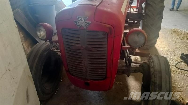 Massey Ferguson 35 X med førerhus (Sælges momsfri) Traktori