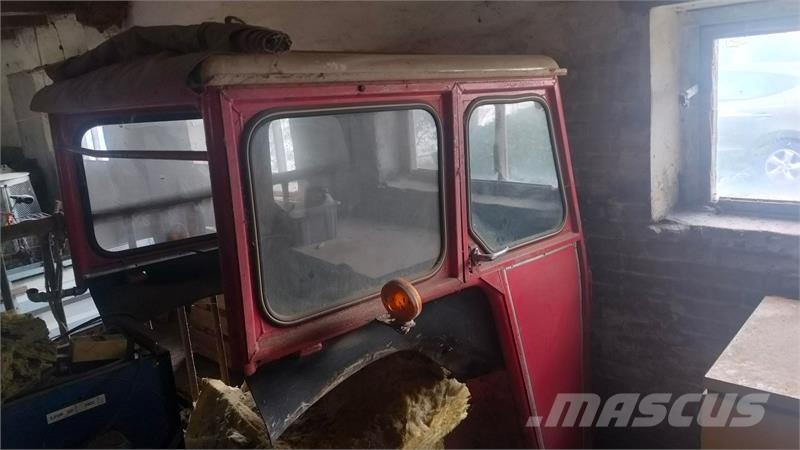 Massey Ferguson 35 X med førerhus (Sælges momsfri) Traktori