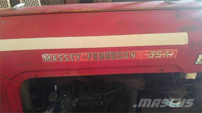 Massey Ferguson 35 X med førerhus (Sælges momsfri) Traktori