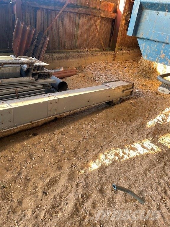 Scandia 40 tons  9 m 리시빙 호퍼, 블로어 및 엘리베이터