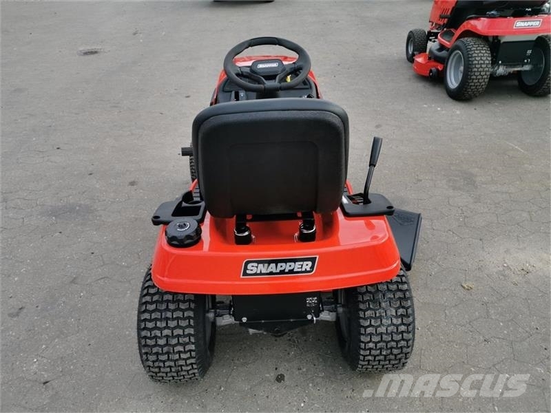 Snapper SPX110 Kompaktni (mali) traktori