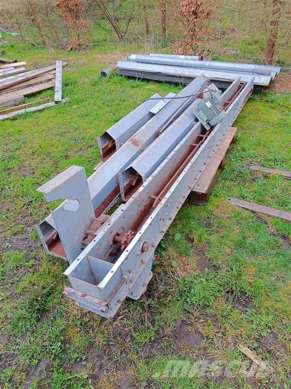 Søby SR25 3 + 6 meter lukket / åben redler med ny kæde Futterverteilwagen
