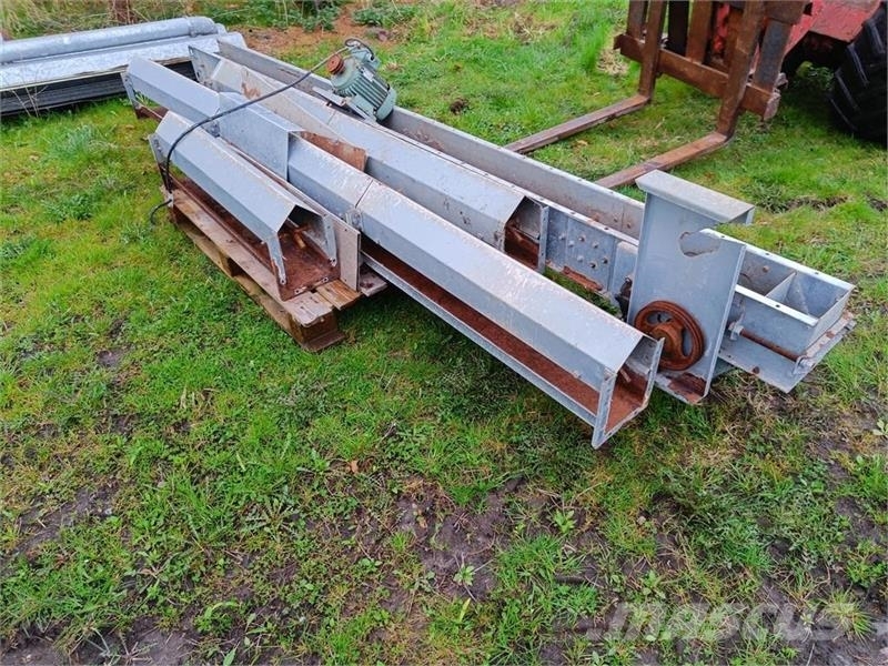 Søby SR25 3 + 6 meter lukket / åben redler med ny kæde Futterverteilwagen