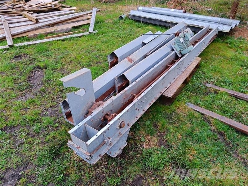 Søby SR25 3 + 6 meter lukket / åben redler med ny kæde Futterverteilwagen