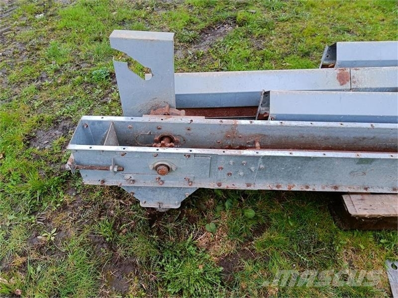 Søby SR25 3 + 6 meter lukket / åben redler med ny kæde Futterverteilwagen