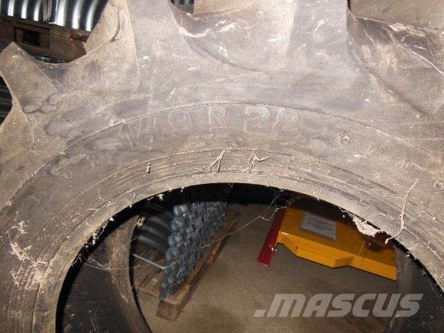 Taurus 360/70 R24 Dæk, hjul og fælge