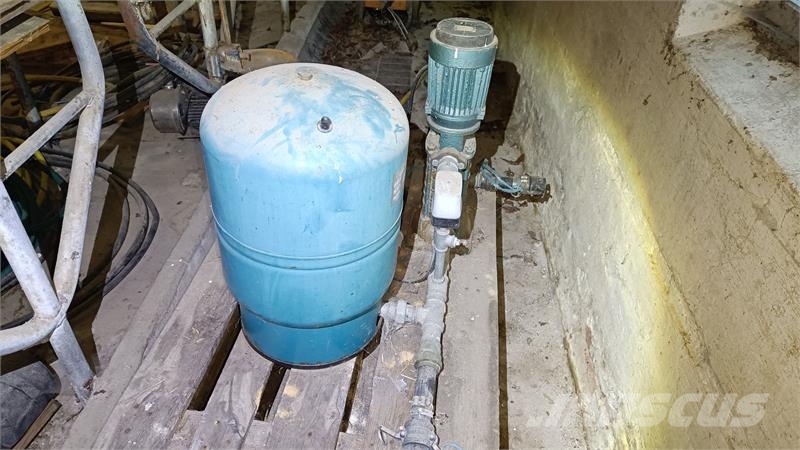  Thrige-titan vandpumpe 1,1 kW ماكينات وملحقات مواش أخرى