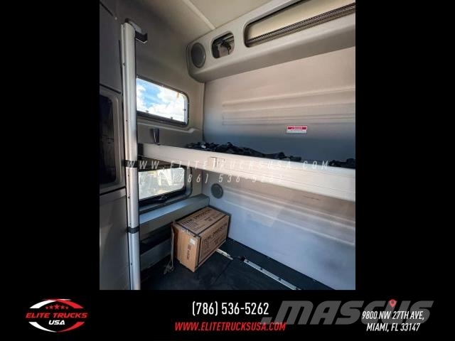 Volvo Commercial VNL 中古トラクターヘッド | トレーラーヘッド