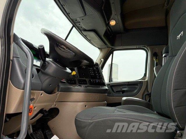 Freightliner 113 Evolution Prime Movers