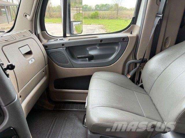Freightliner 113 Evolution Prime Movers