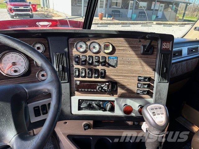 Freightliner CORONADO SD122 Prime Movers