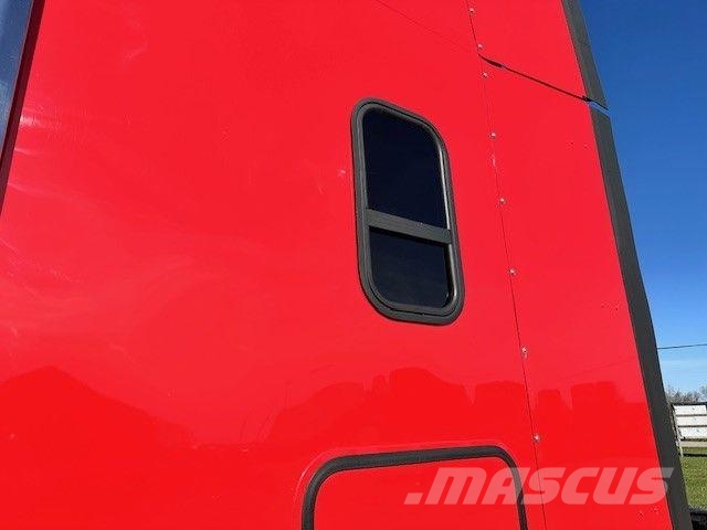 Freightliner CORONADO SD122 Prime Movers