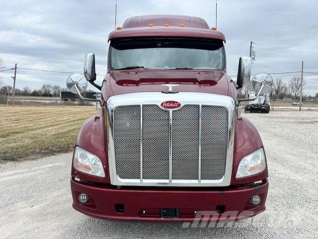 Peterbilt 587 트랙터 유닛