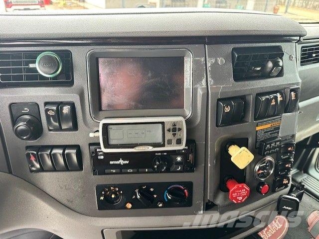 Peterbilt 587 트랙터 유닛