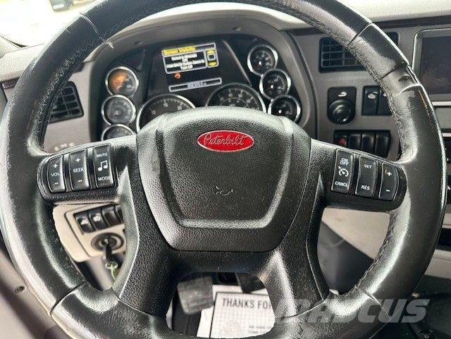 Peterbilt 587 트랙터 유닛