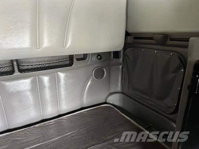 Peterbilt 587 트랙터 유닛