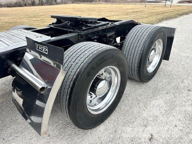 Peterbilt 587 트랙터 유닛