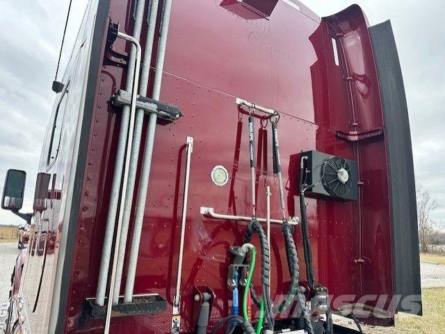 Peterbilt 587 트랙터 유닛