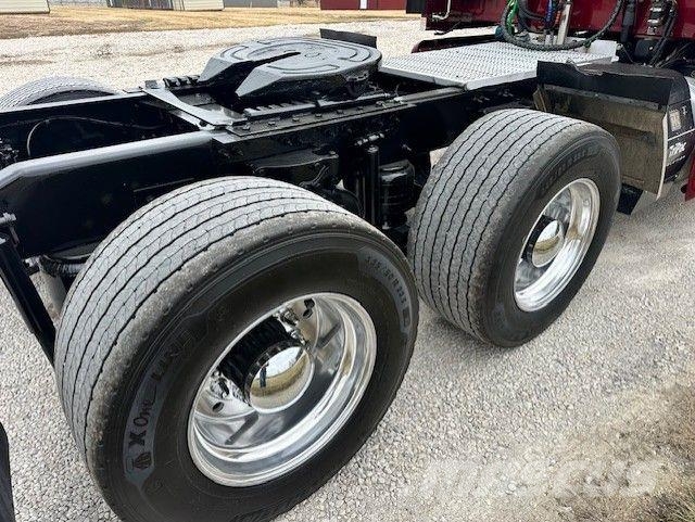 Peterbilt 587 트랙터 유닛