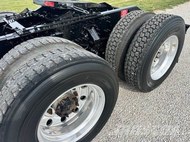 Volvo VNL64T670 Ciągniki siodłowe