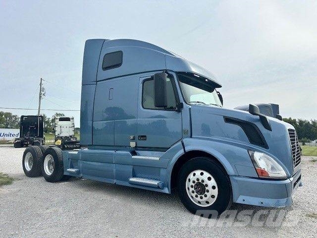 Volvo VNL64T670 Ciągniki siodłowe