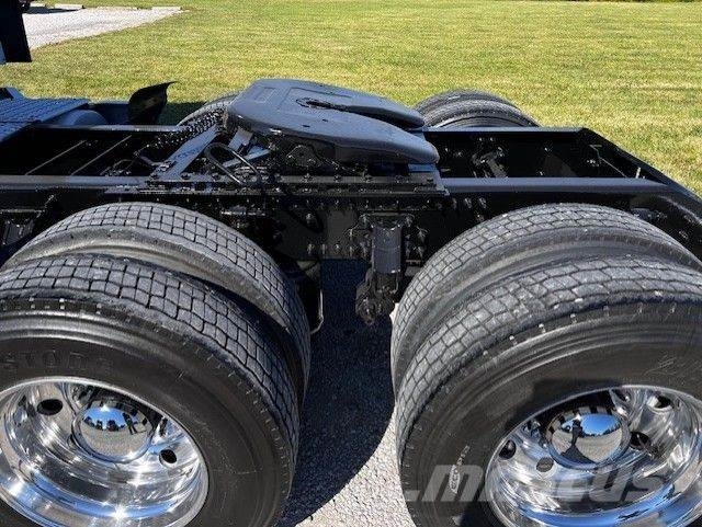 Volvo VNL64T780 Tegljači