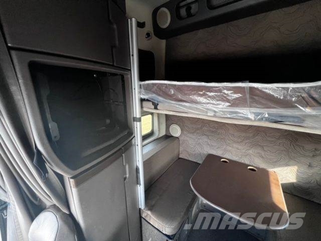 Volvo VNL64T780 Tegljači