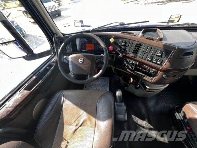Volvo VNL64T780 Tegljači