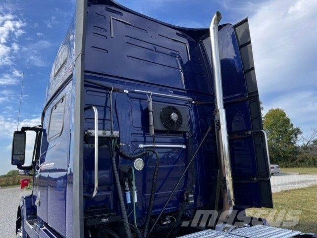Volvo VNL64T780 Tegljači