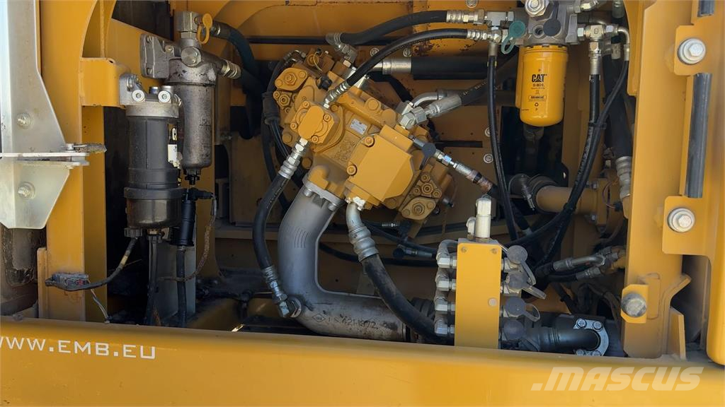 CAT 326FLN 履带挖掘机