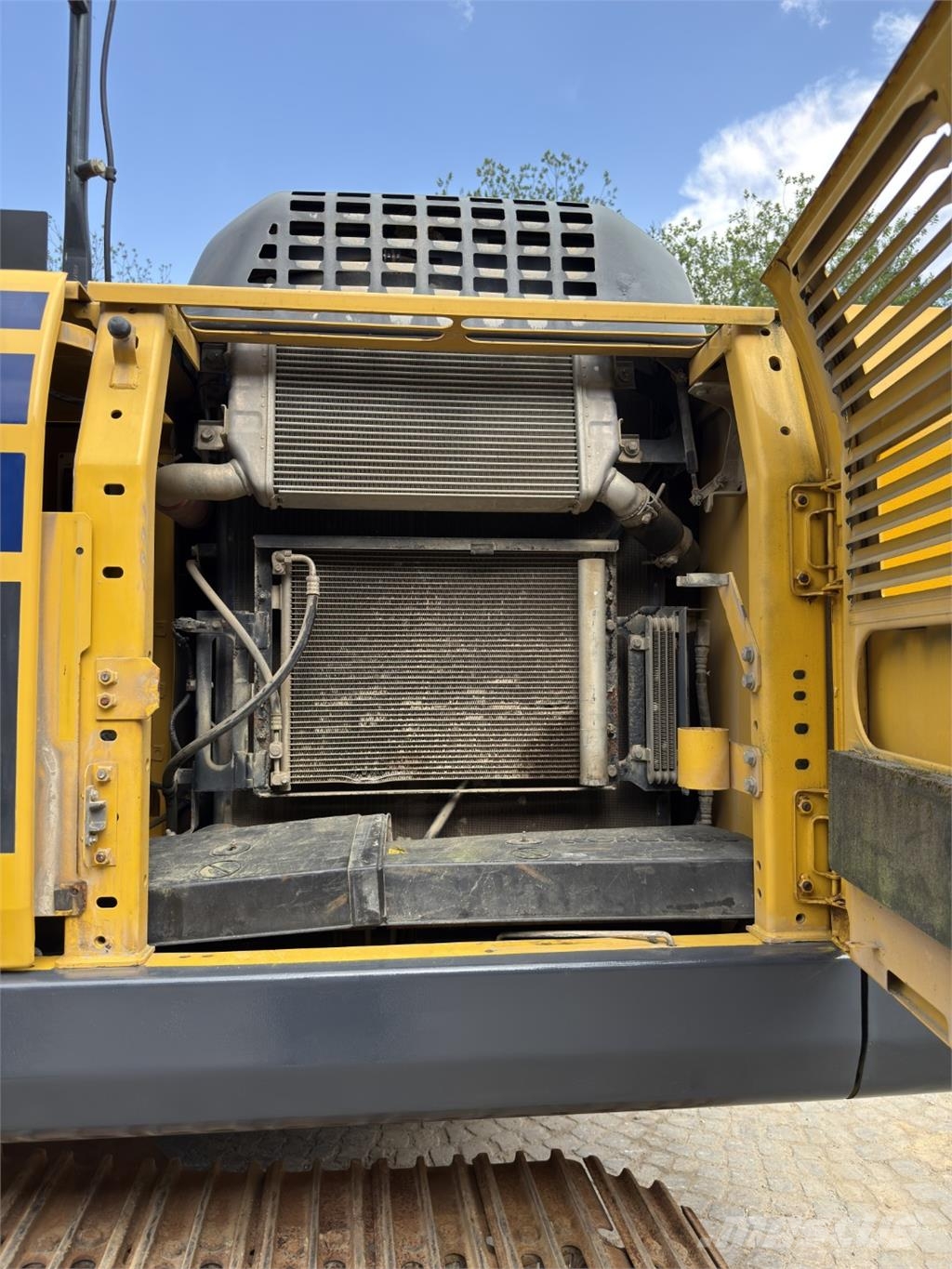Komatsu PC210LC-10 حفارات زحافة