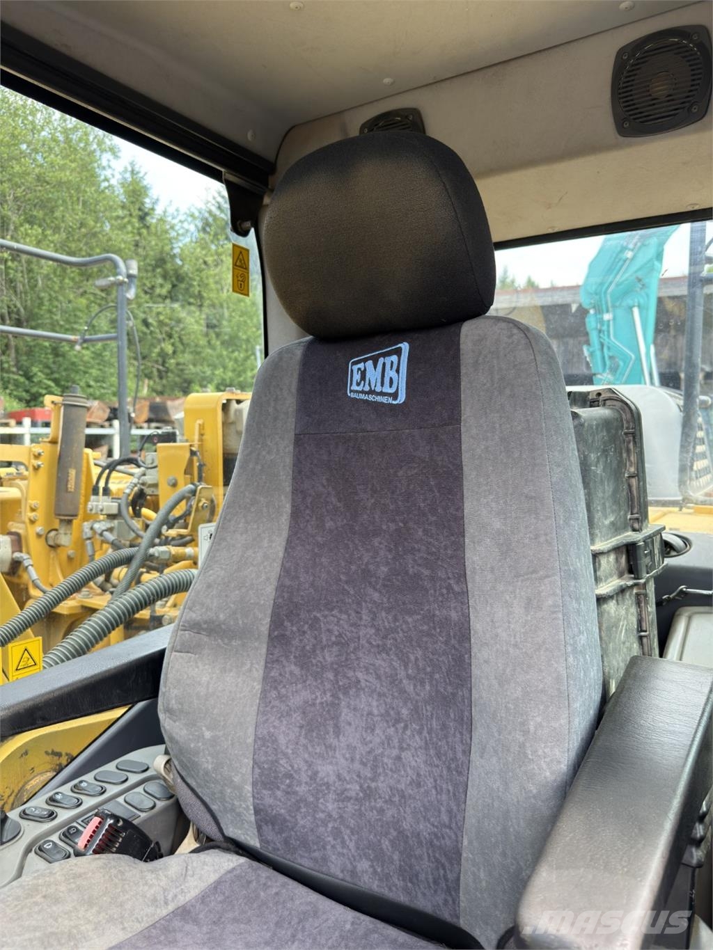 Komatsu PC210LC-10 حفارات زحافة