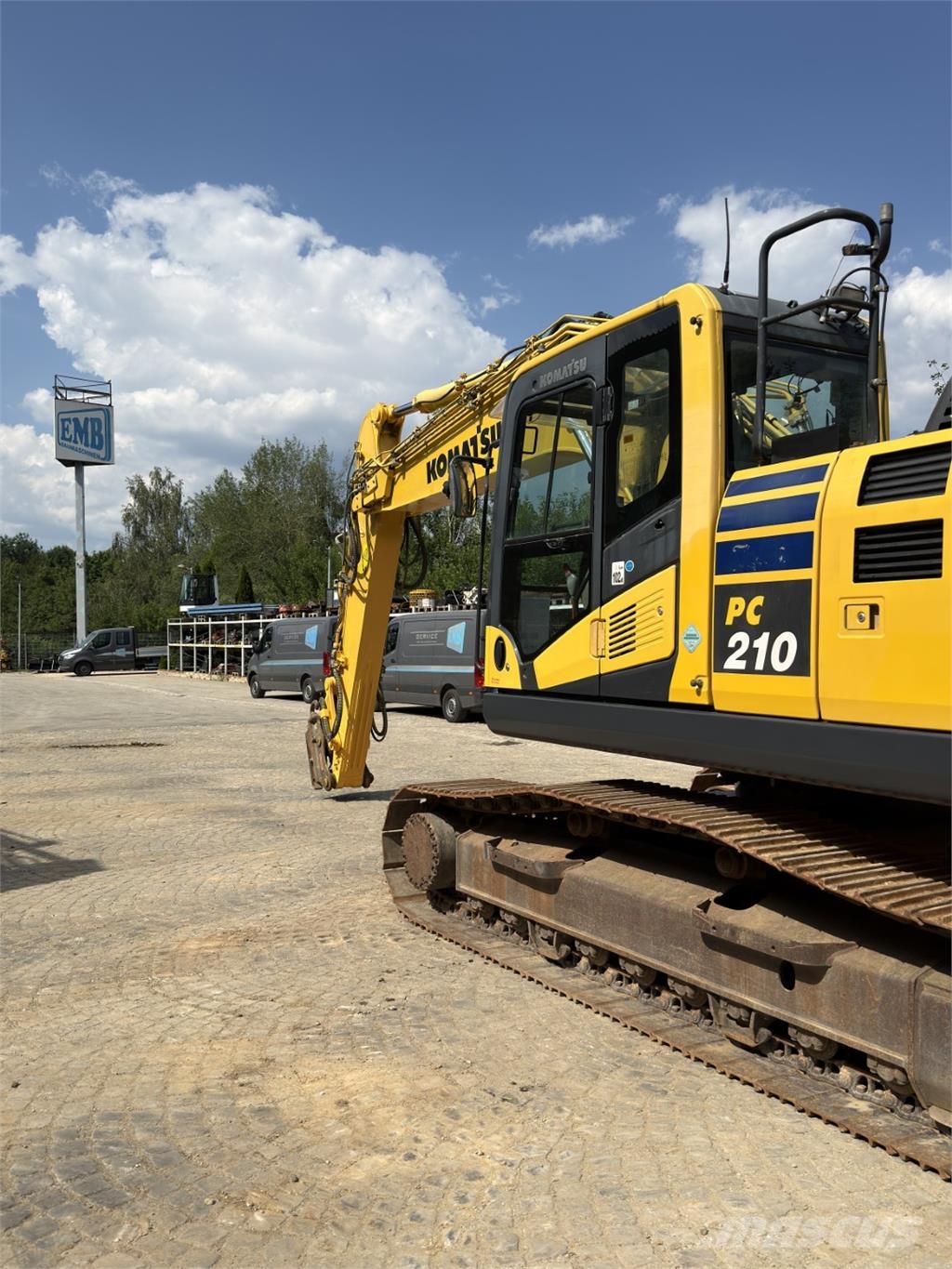 Komatsu PC210LC-10 حفارات زحافة
