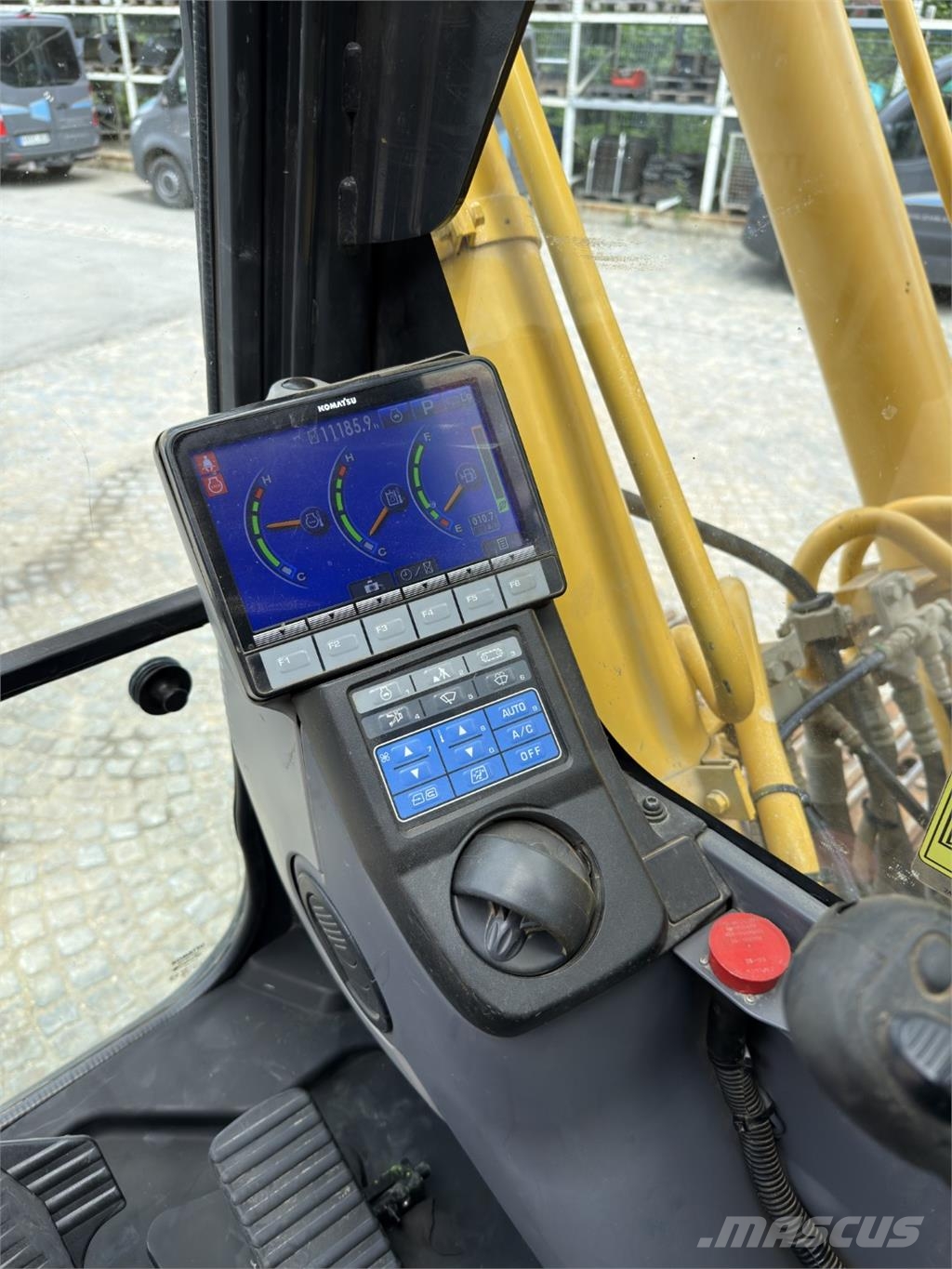 Komatsu PC210LC-10 Εκσκαφείς με ερπύστριες