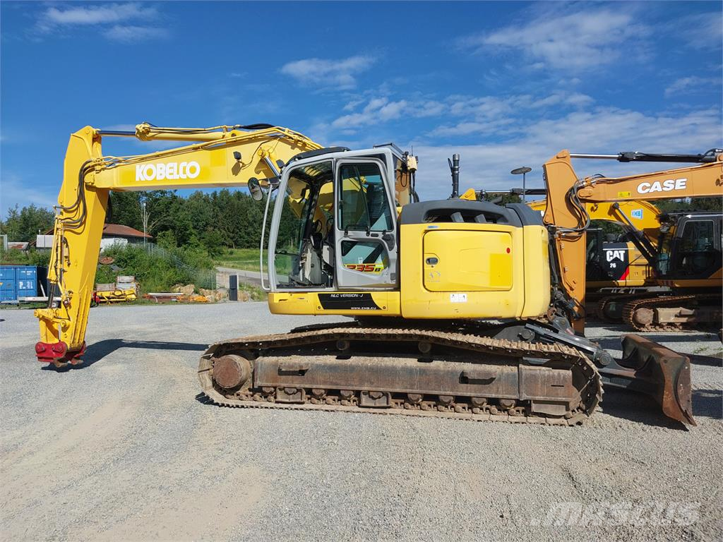 New Holland Kobelco E235B SRNLC Rupsgraafmachines