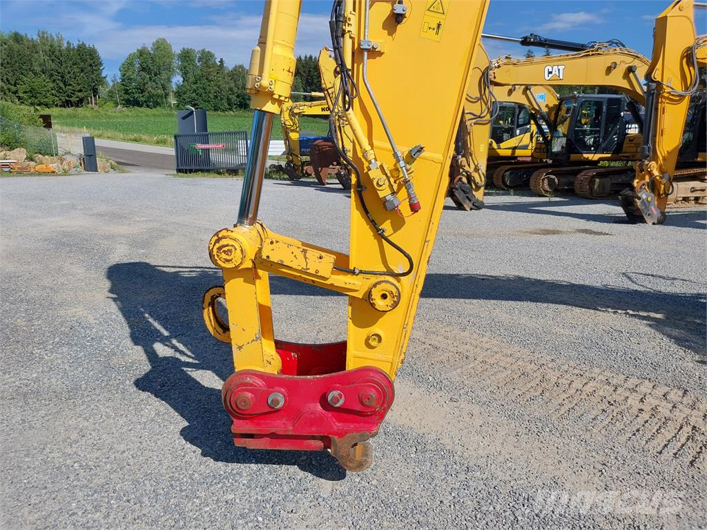 New Holland Kobelco E235B SRNLC Rupsgraafmachines