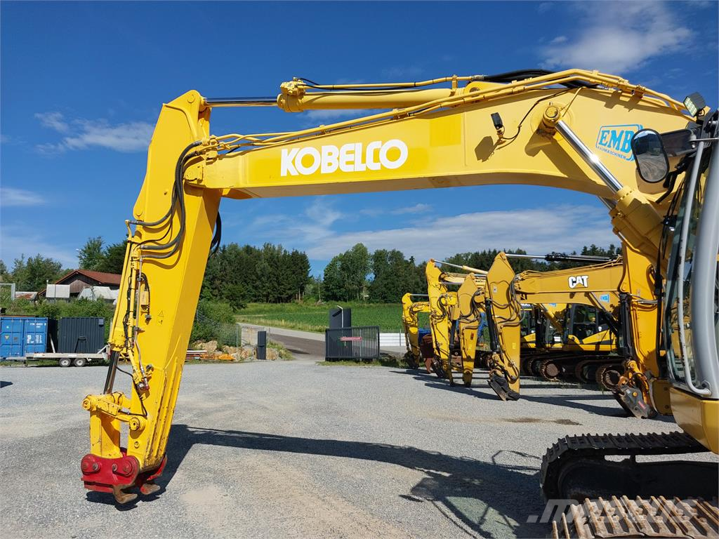 New Holland Kobelco E235B SRNLC Rupsgraafmachines