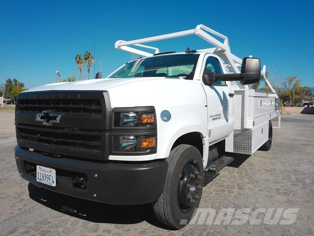 Chevrolet Silverado 5500 Evakuators ar manipulatoru