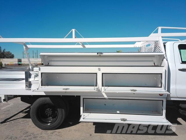 Chevrolet Silverado 5500 Evakuators ar manipulatoru