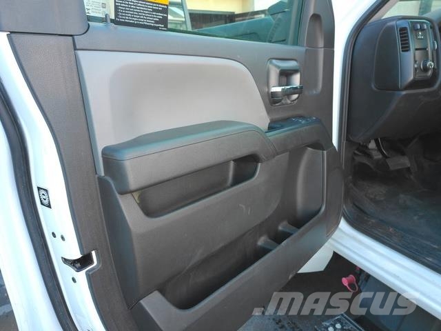 Chevrolet Silverado 5500 Evakuators ar manipulatoru