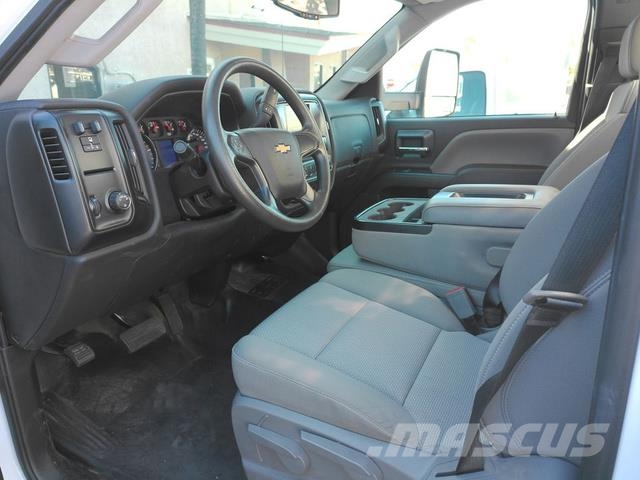 Chevrolet Silverado 5500 Evakuators ar manipulatoru