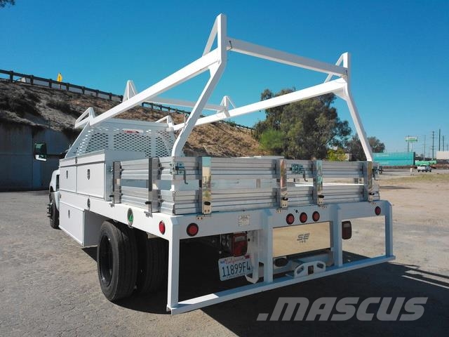 Chevrolet Silverado 5500 Evakuators ar manipulatoru