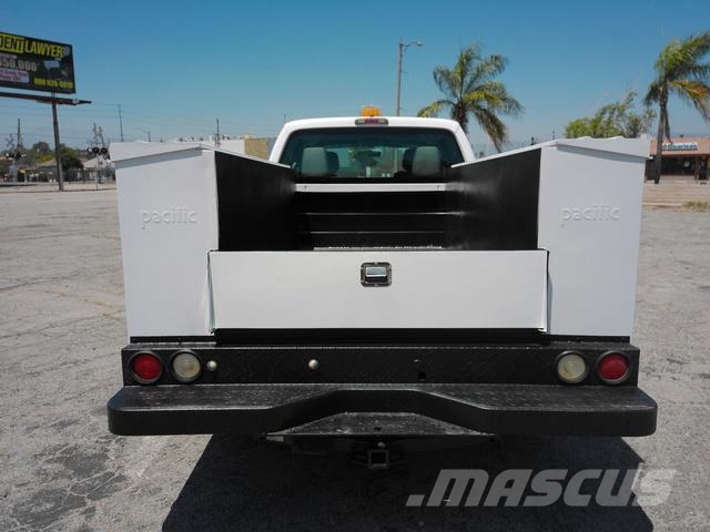 Ford F350 Recovery vehicles