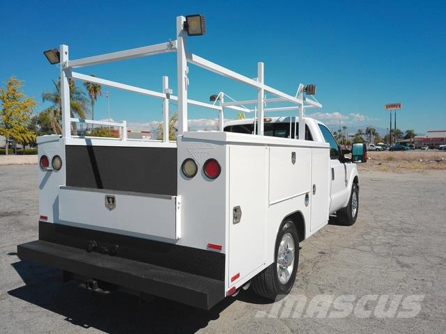 Ford F350 Evakuators ar manipulatoru