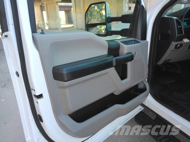 Ford F550 Evakuators ar manipulatoru