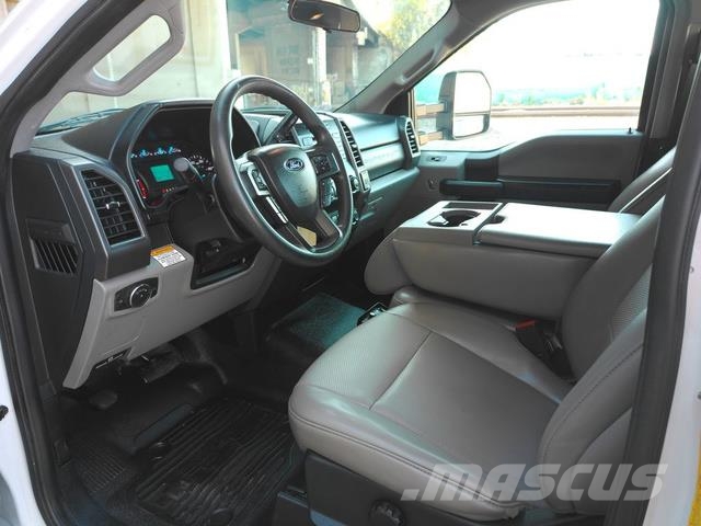 Ford F550 Evakuators ar manipulatoru