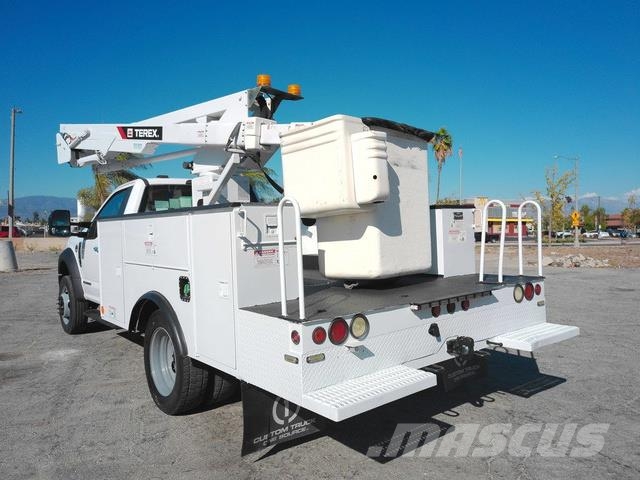 Ford F550 Evakuators ar manipulatoru