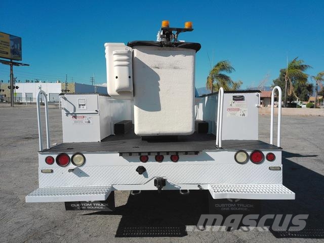 Ford F550 Evakuators ar manipulatoru