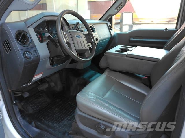 Ford F550 Evakuators ar manipulatoru
