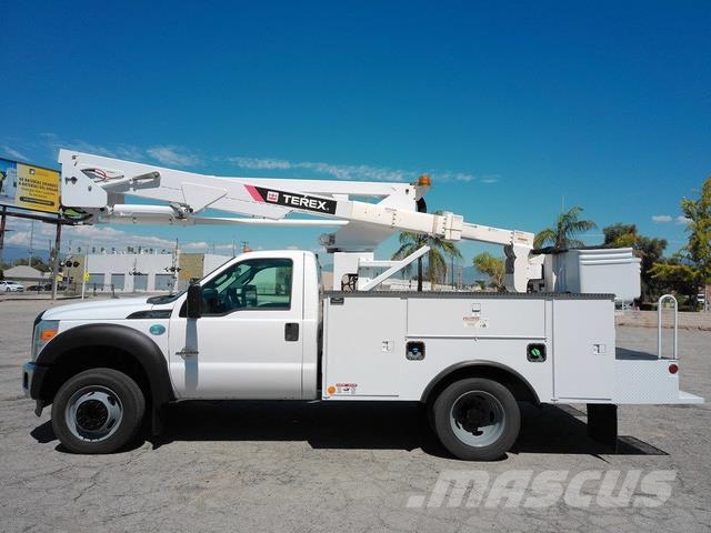 Ford F550 Evakuators ar manipulatoru